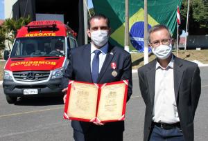 Comenda do Corpo de Bombeiros Militar do DF é entregue ao ArPDF